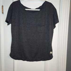 Vuori Lux Performance Pocket Tee Gray Heathered Women's Short Sleeve Tee